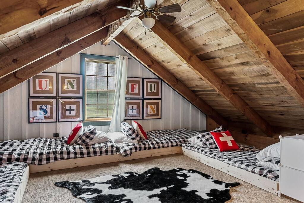 Winchester Rustic Cabin, Dock, Firepit, Kayaks & Games מראה חיצוני תמונה