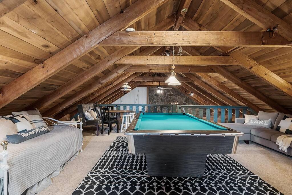 Winchester Rustic Cabin, Dock, Firepit, Kayaks & Games מראה חיצוני תמונה