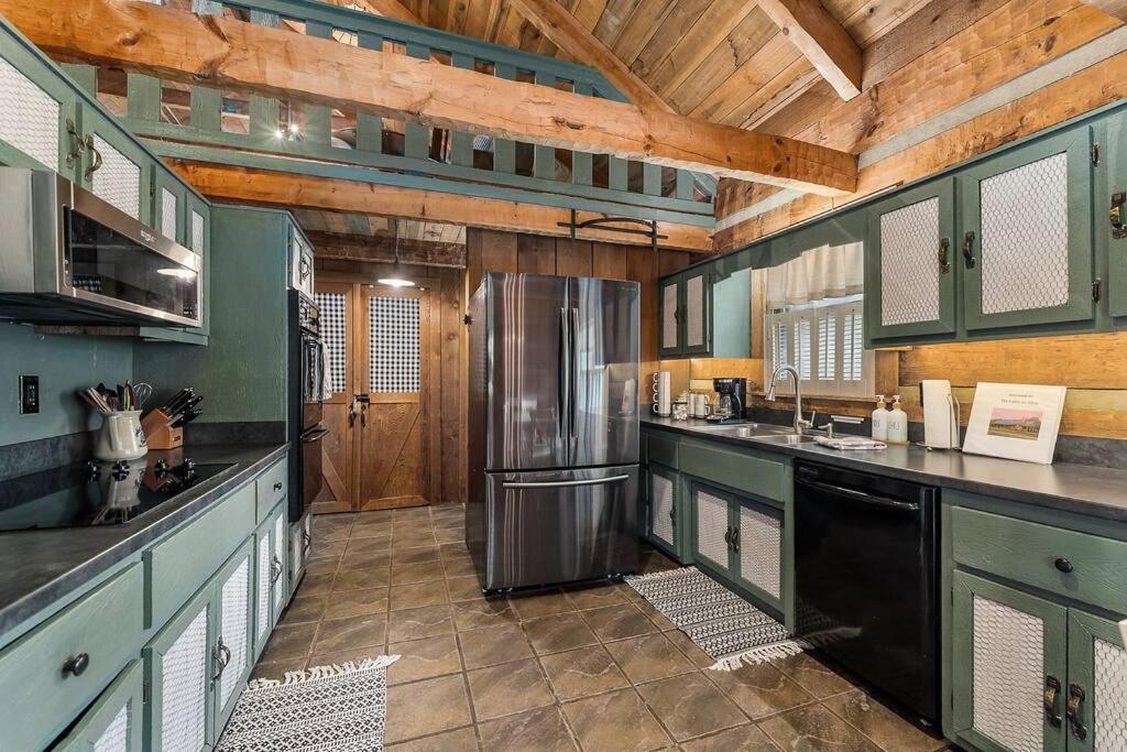 Winchester Rustic Cabin, Dock, Firepit, Kayaks & Games מראה חיצוני תמונה