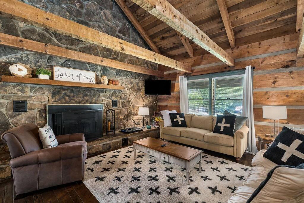 Winchester Rustic Cabin, Dock, Firepit, Kayaks & Games מראה חיצוני תמונה