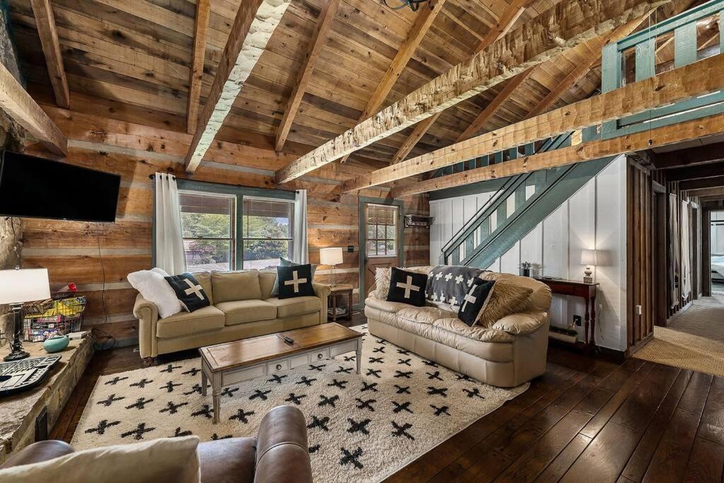 Winchester Rustic Cabin, Dock, Firepit, Kayaks & Games מראה חיצוני תמונה